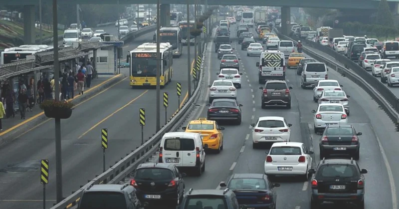 İstanbul'da Bugün Kapalı Yollar: 16 Mart 2026 Güncel Güzergah Rehberi!